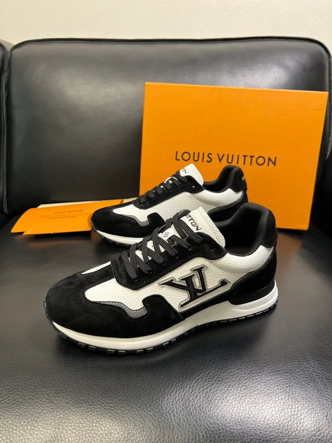 Men's shoes 💰620 Lv high quality top handicrafts Louis Vuitton, counters are equipped with original factory configuration, uppers are imported from Italy, high-quality splicing colorful complex handicrafts, imported cowhide lining is soft and comfortable, soles: original soles specially provided by the original factory, T men's shoes 💰U exclusive movable molded soles are super comfortable, original factory single goods, code number 39-44 (customized 38 45)